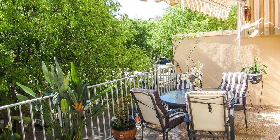 Spacious apartment with large terrace in Molinar