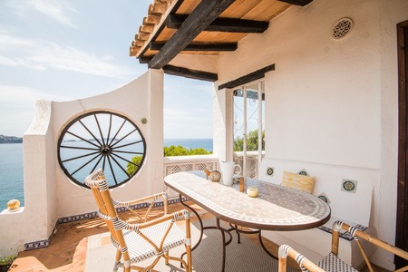 Penthouse with top class sea views and terrace in Cala Fornells