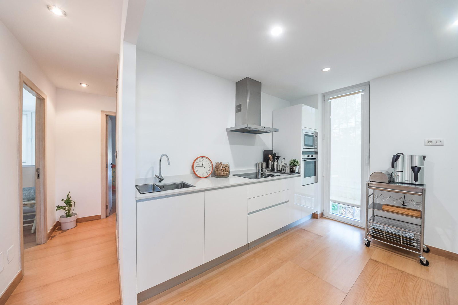 Vivienda en primera línea con piscina y acceso al mar en Illetas
