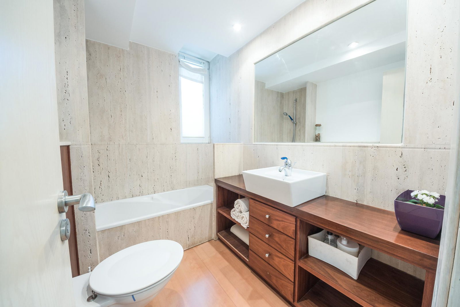 Vivienda en primera línea con piscina y acceso al mar en Illetas
