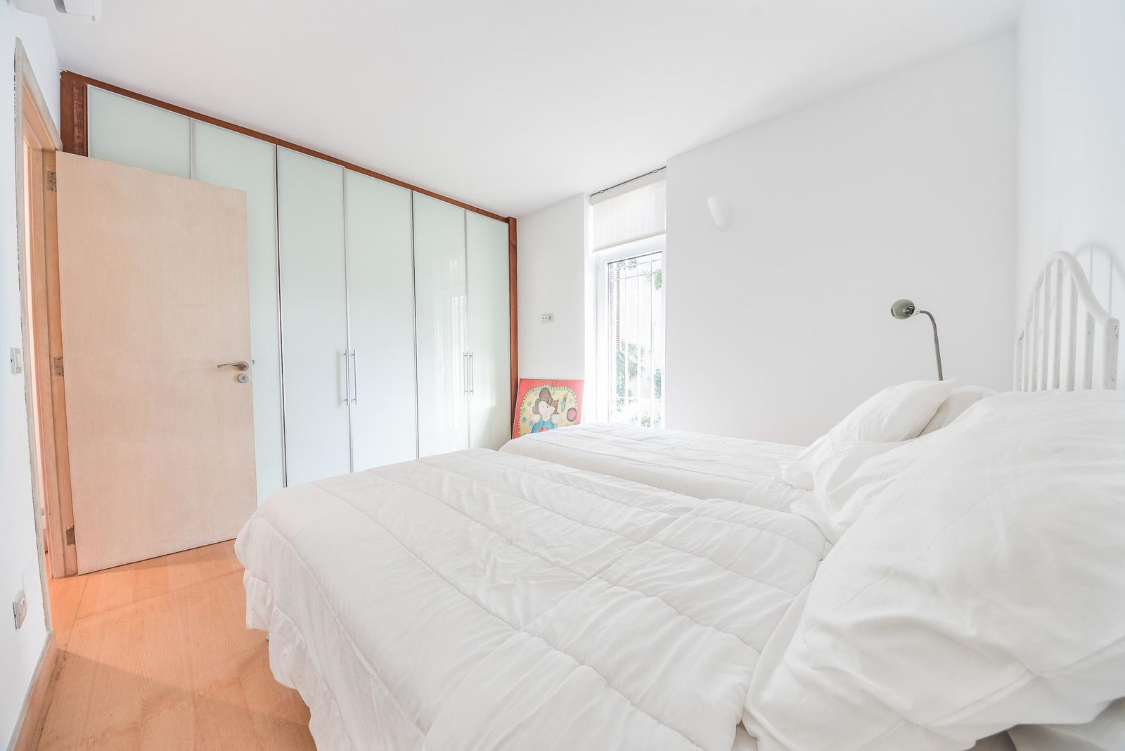 Vivienda en primera línea con piscina y acceso al mar en Illetas