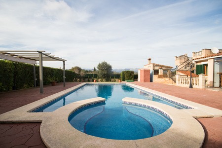 Nice villa with pool and tourist license outside Biniali