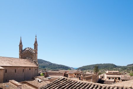 Charmerande vindslägenhet med fantastisk utsikt mitt i Soller