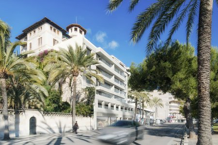 Beautiful luxury apartment with terrace and stunning sea views on first line of the Paseo Maritimo