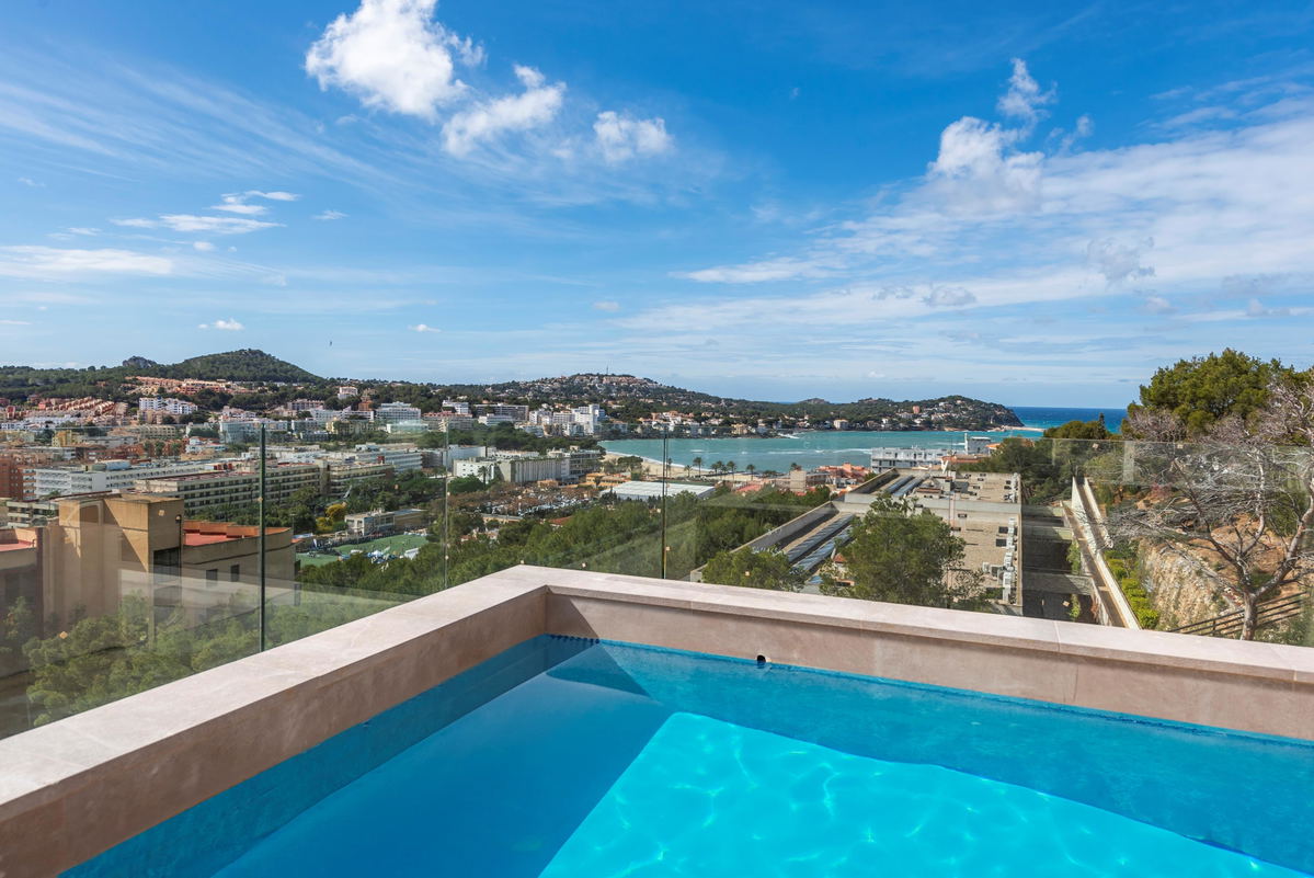 Neue Erdgeschosswohnung mit Garten und Pool in Santa Ponsa