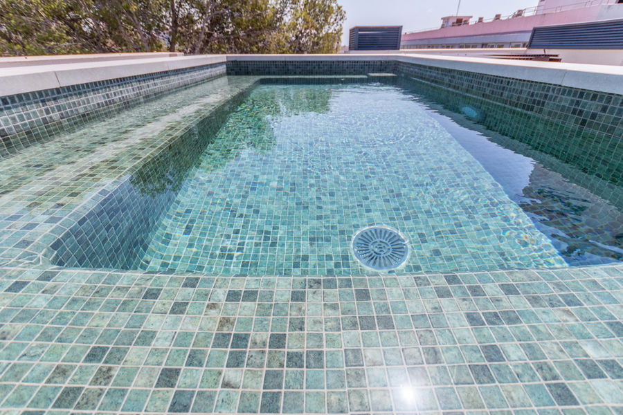 Spektakuläres Penthouse mit privater Dachterrasse und Pool in Son Armadams