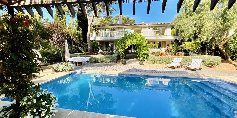 Elegant family villa with mature garden and pool in Sol de Mallorca