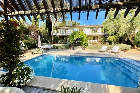 Elegant family villa with mature garden and pool in Sol de Mallorca