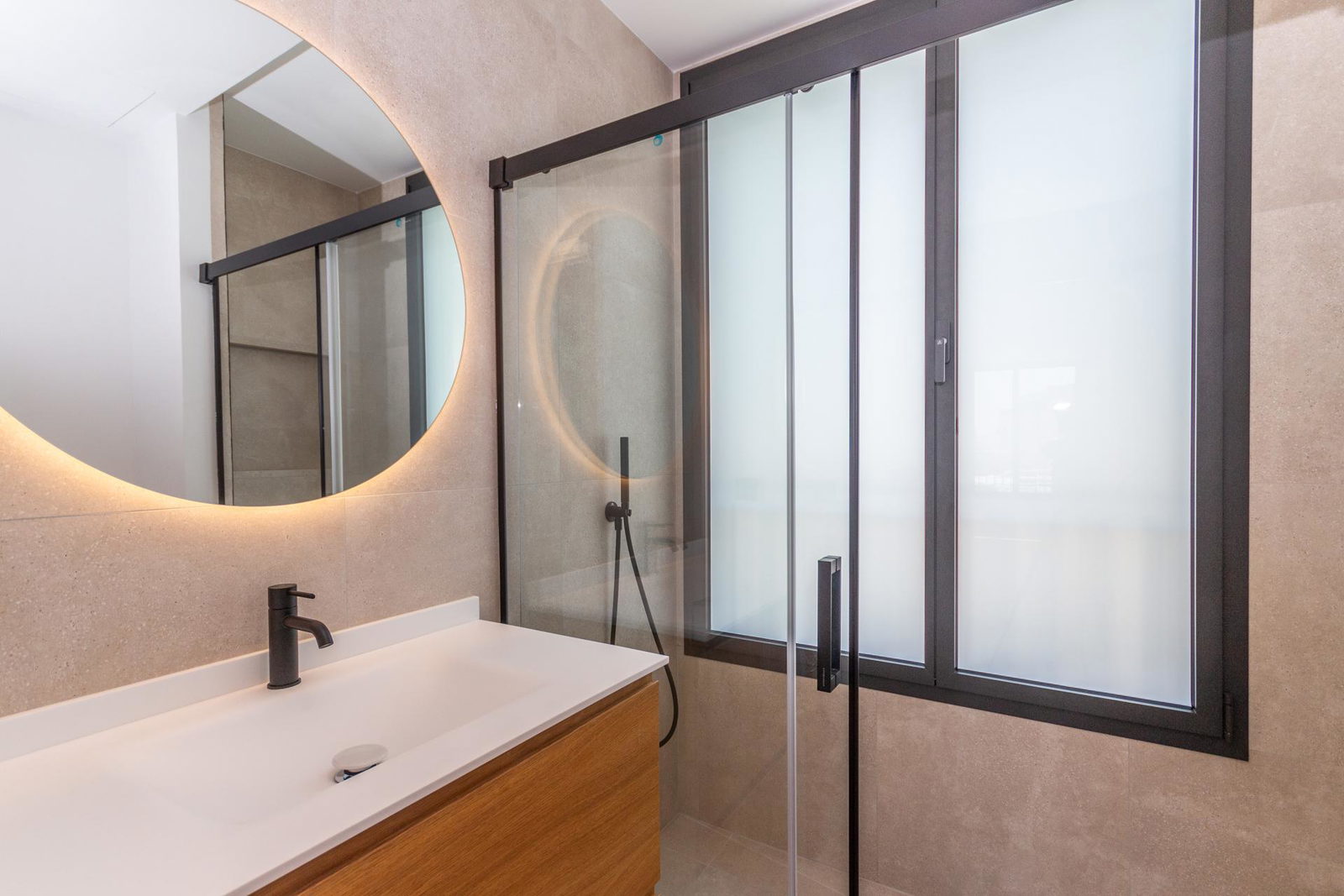 Excellent new penthouse with roof terrace and private pool in Son Armadams