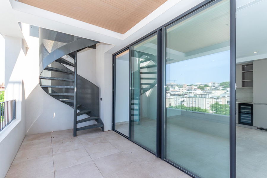 Excellent new penthouse with roof terrace and private pool in Son Armadams