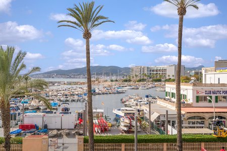 Bezauberndes Penthouse mit Dachterrasse in erster Linie in Portixol