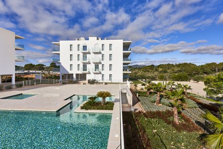 Neubau-Apartment mit zwei Schlafzimmern und Terasse in Cala d'Or