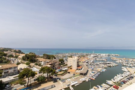 Lägenhet med terrass och havsutsikt i Arenal