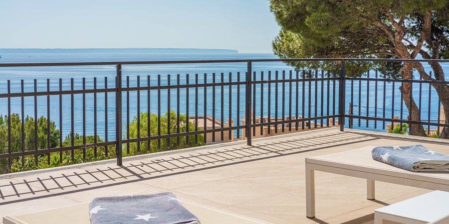 Amplio apartamento con vistas al mar en Illetas