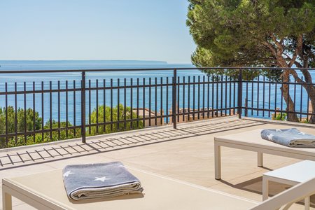 Amplio apartamento con vistas al mar en Illetas