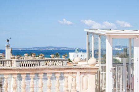 Penthouse med stor takterrass och panoramautsikt i Ciudad Jardin