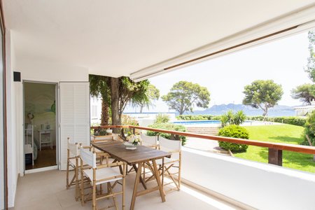 Vacker lägenhet med terrass och havsutsikt i Puerto de Pollensa