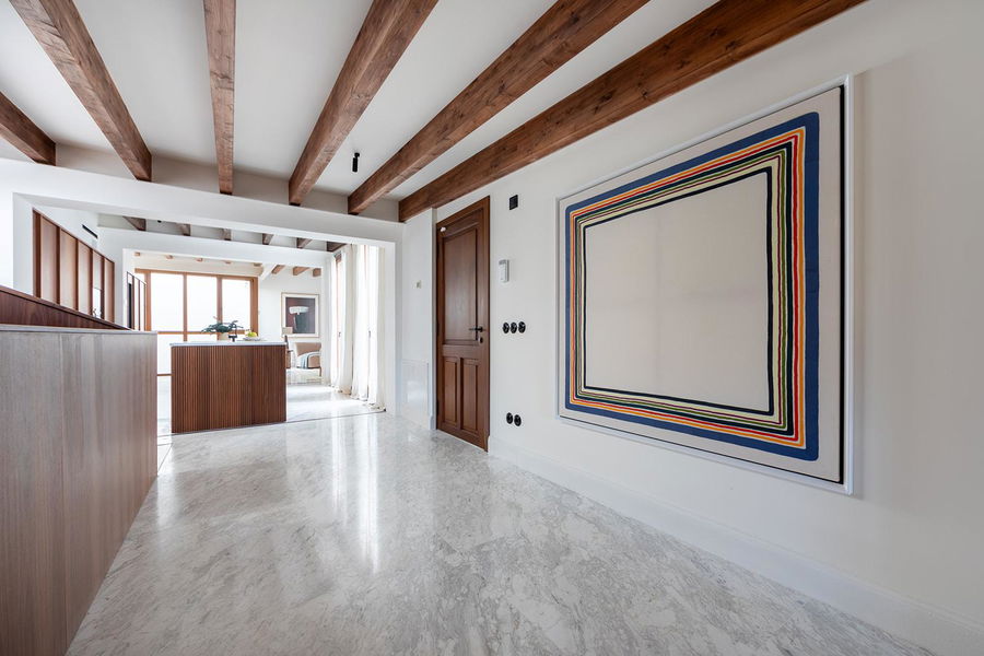 Wunderschöne Duplex-Wohnung mit privater Dachterrasse in der Altstadt