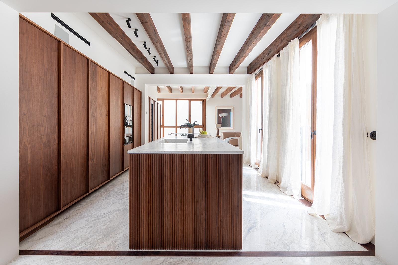 Wunderschöne Duplex-Wohnung mit privater Dachterrasse in der Altstadt