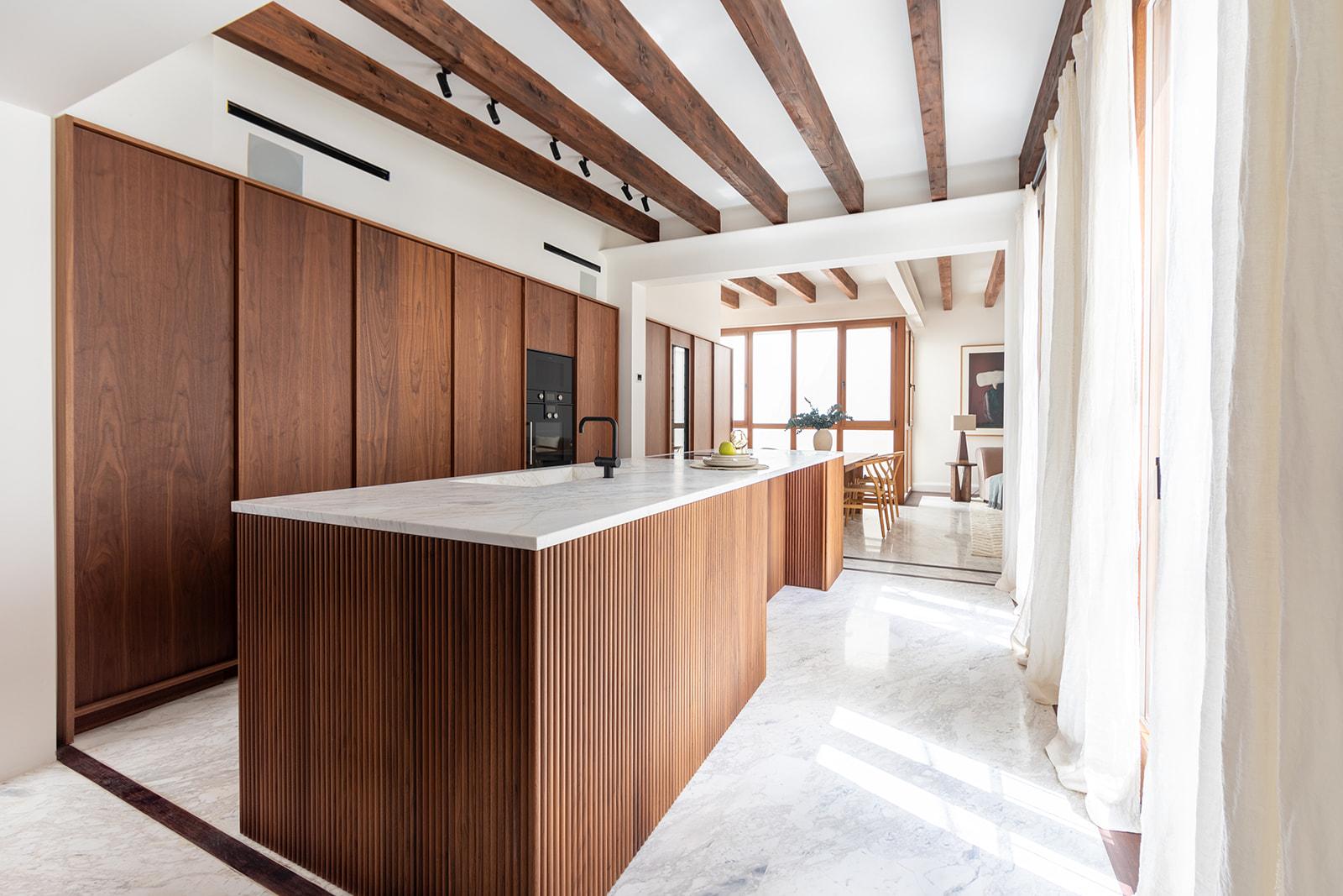 Wunderschöne Duplex-Wohnung mit privater Dachterrasse in der Altstadt
