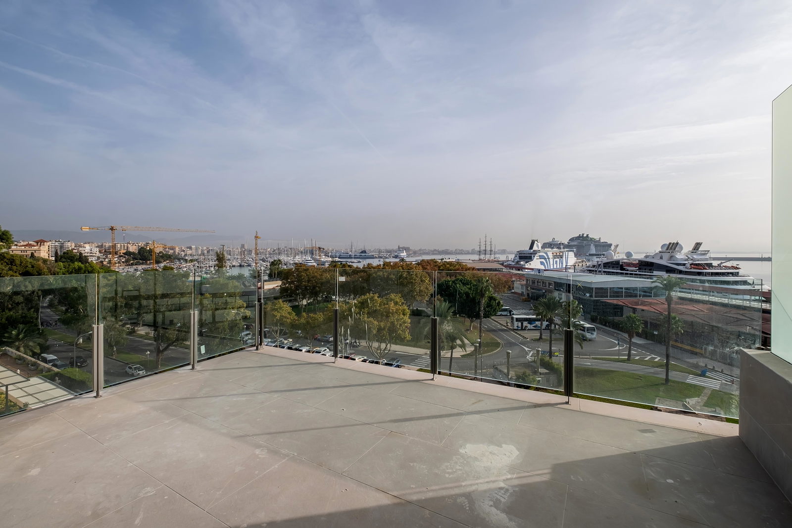 Impressive newly built apartment on Paseo Maritimo