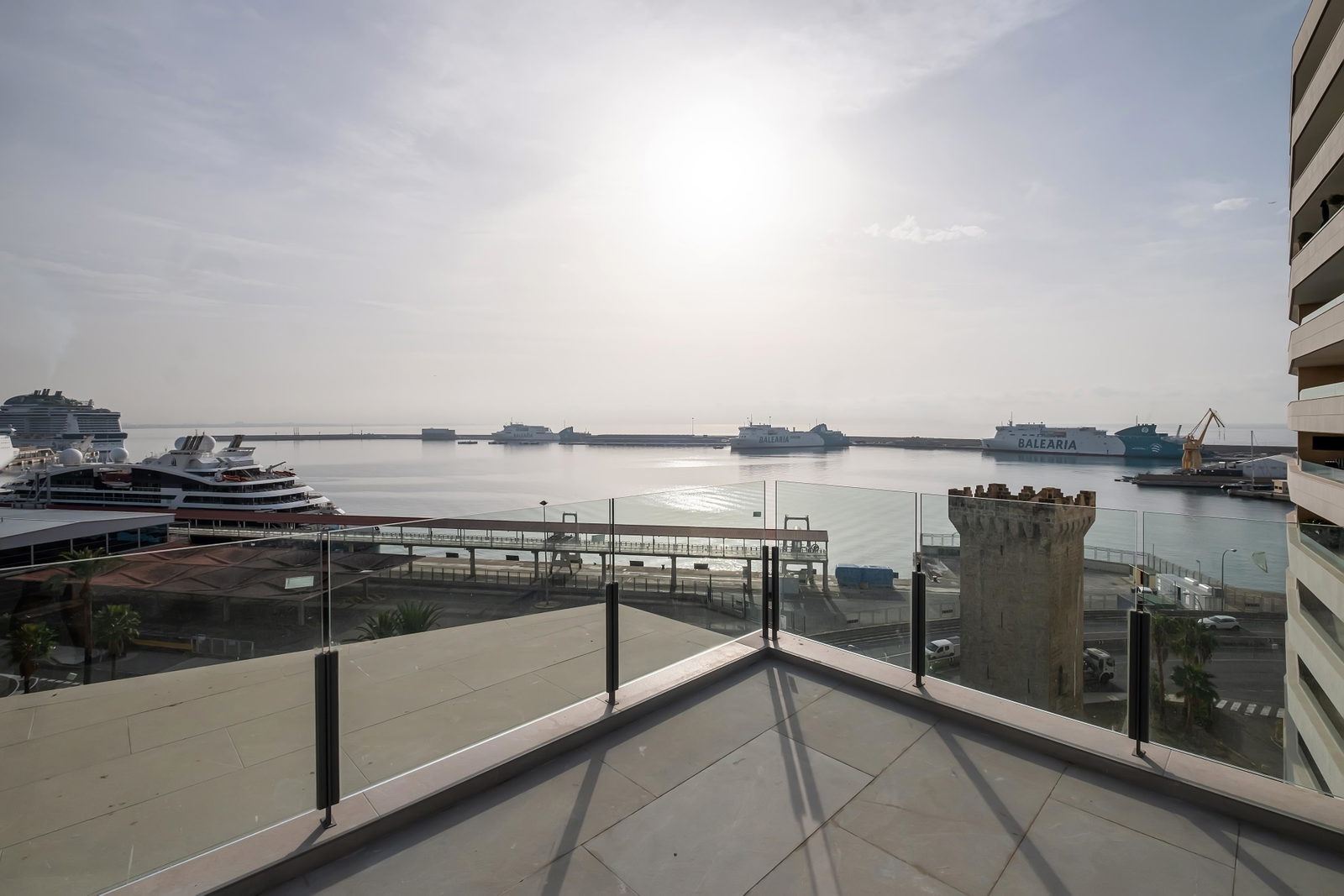 Impressive newly built apartment on Paseo Maritimo