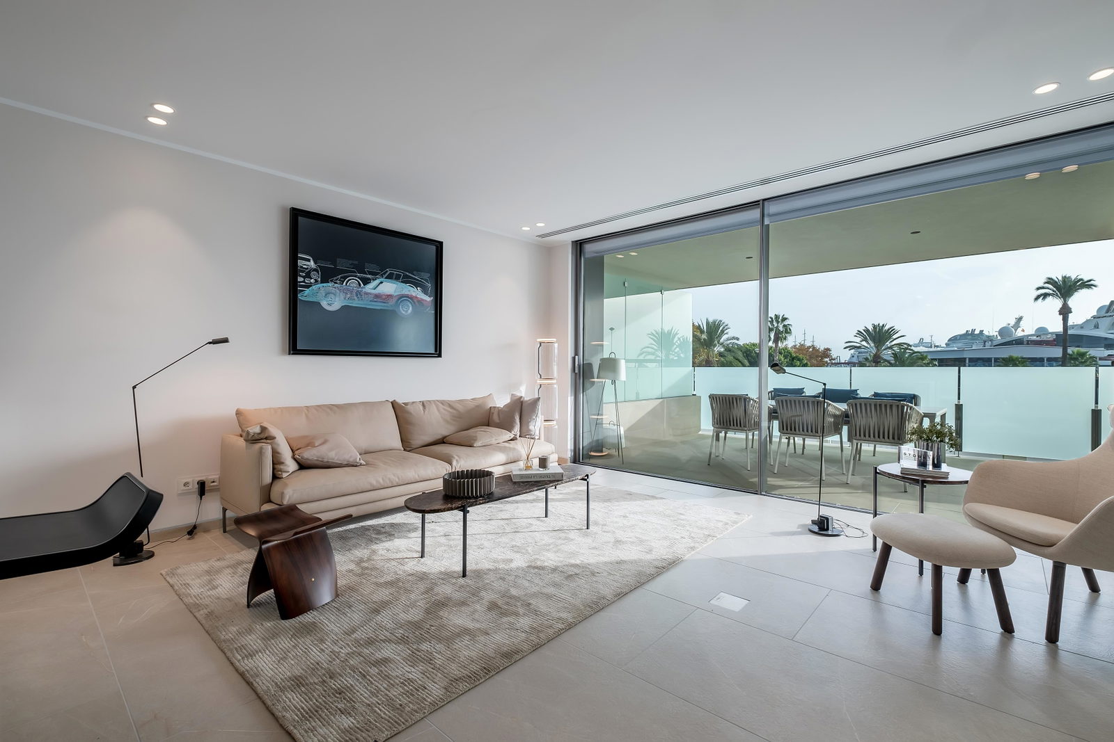 Impressive newly built apartment on Paseo Maritimo