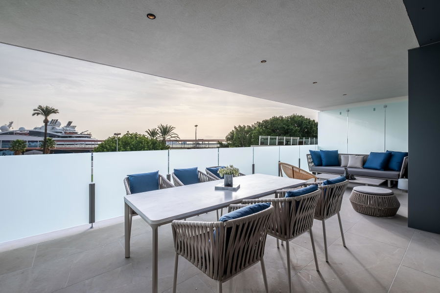 Impressive newly built apartment on Paseo Maritimo