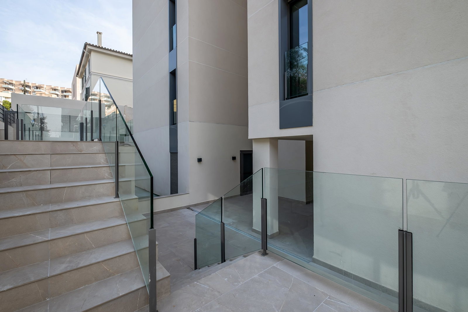 Impressive newly built apartment on Paseo Maritimo