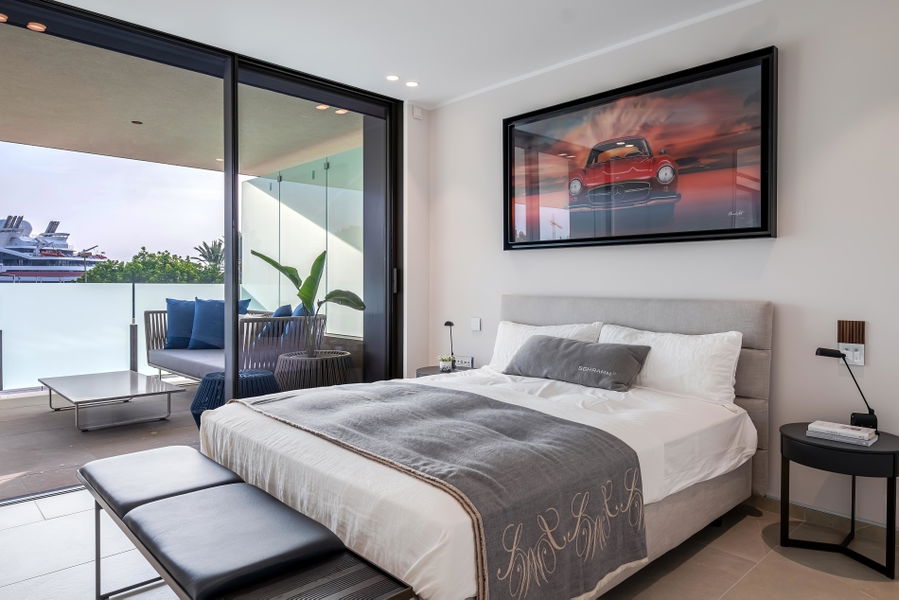 Impressive newly built apartment on Paseo Maritimo