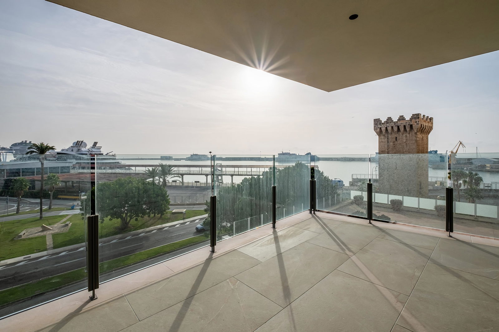 Impressive newly built apartment on Paseo Maritimo