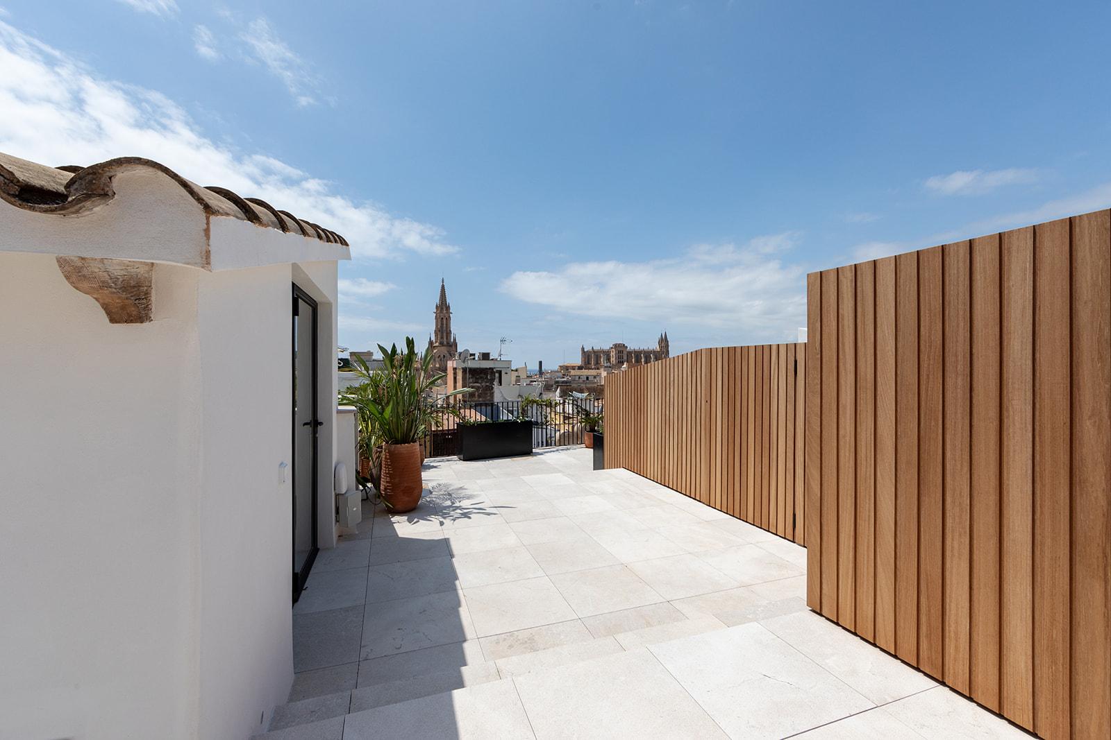 Triplex lägenhet med takterrass och privat pool i Gamla stan