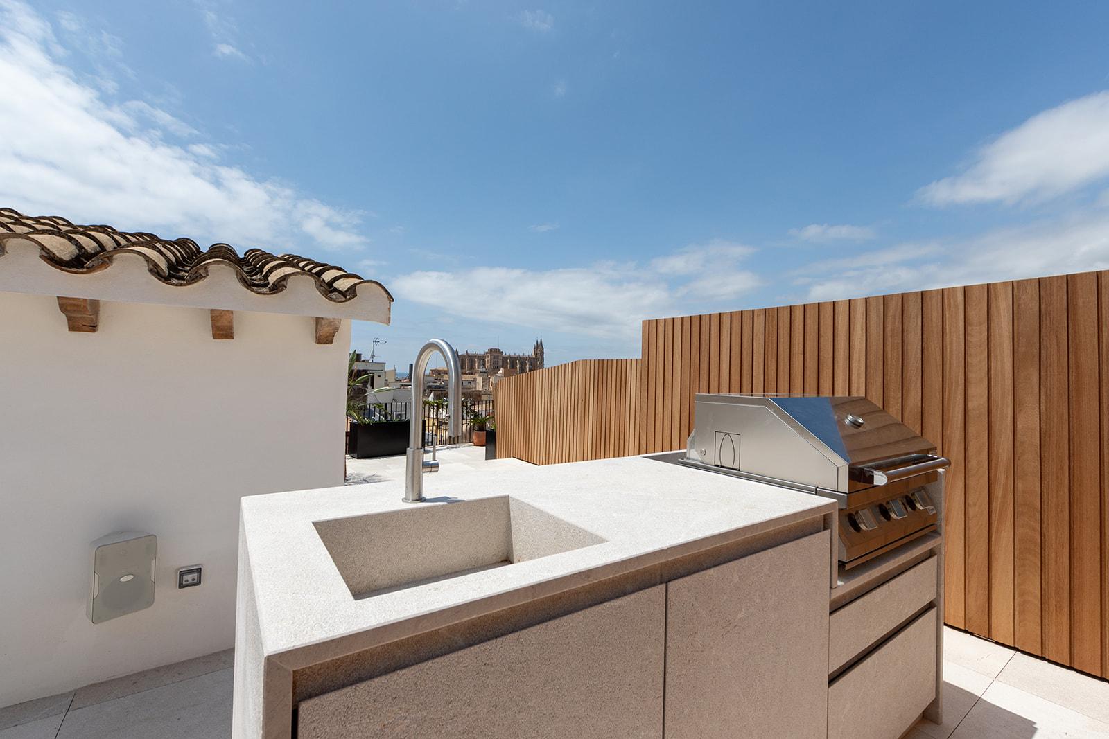 Triplex lägenhet med takterrass och privat pool i Gamla stan