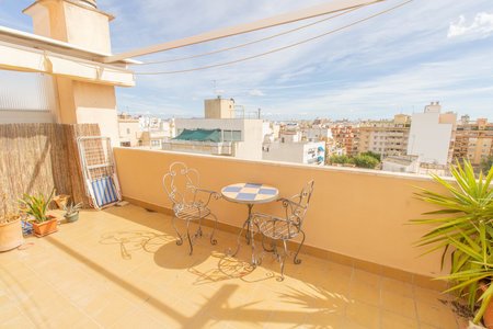 Ático con fantástica terraza y parking en Santa Catalina