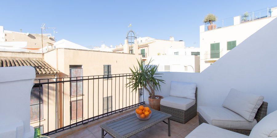 Lovely and charming townhouse with terrace in Santa Catalina