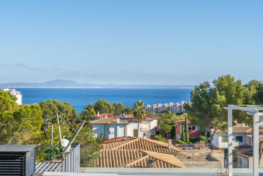 Chalet único con vistas al mar y piscina en Cala Vinyes