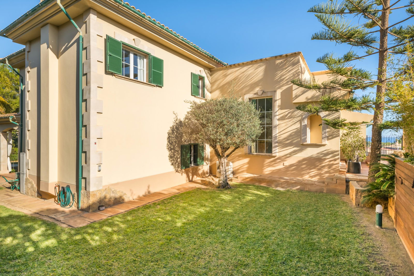 Chalet único con vistas al mar y piscina en Cala Vinyes