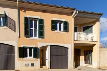 Charmantes Stadthaus mit Terrasse in Campos