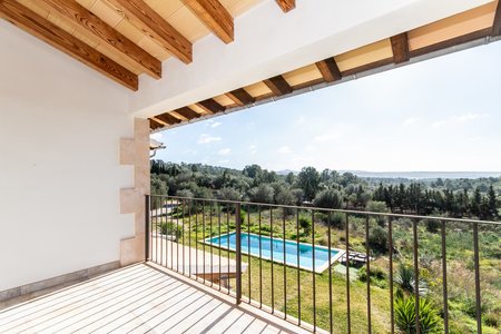 Charming country house with pool in Puntiro near Palma