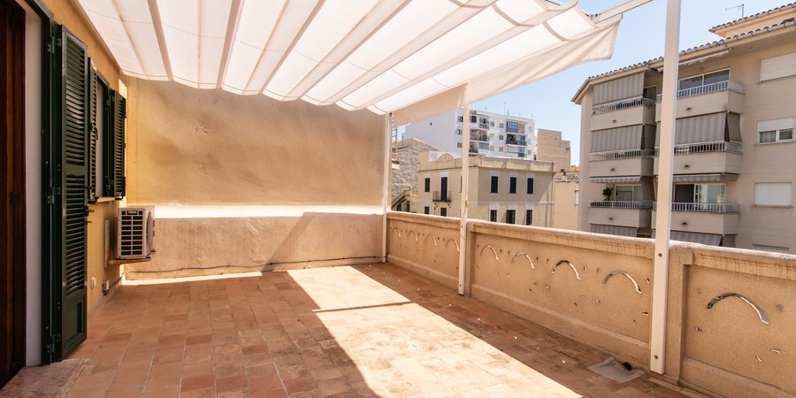 Bonito ático con terraza privada en la calle Arxiduc Lluís Salvador