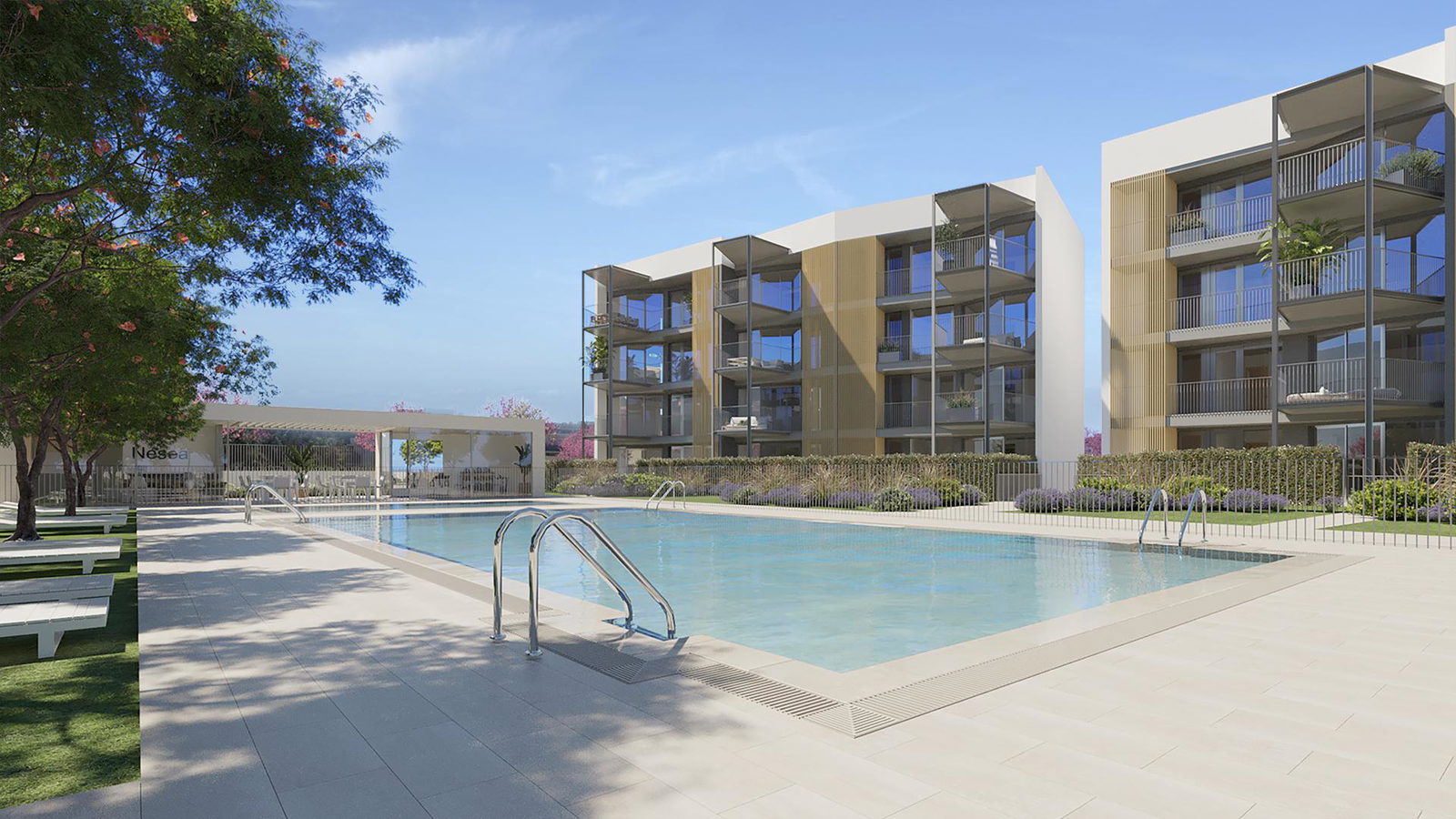 Ny lägenhet på tredje våningen med terrass och pool i Palmanova