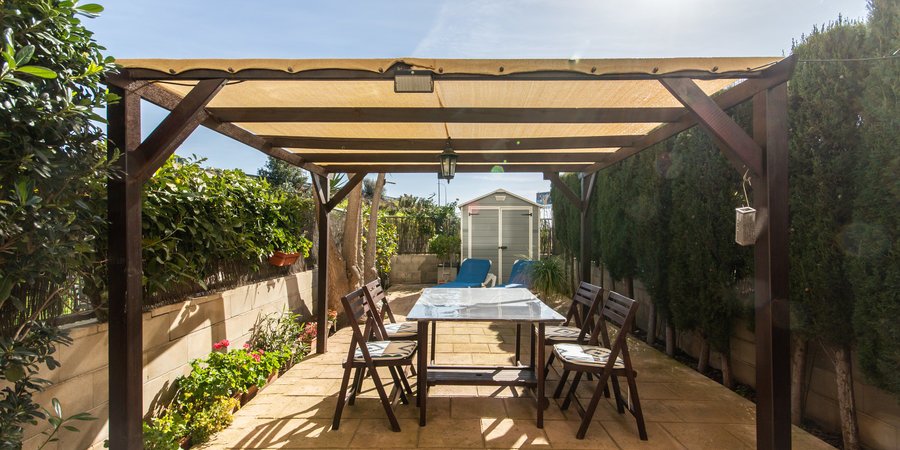 Lovely ground floor apartment with private garden and pool in Portixol