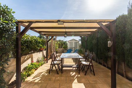 Lovely ground floor apartment with private garden and pool in Portixol
