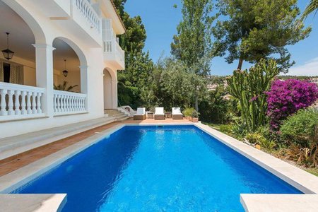 Amazing villa on one of the beautiful streets of Costa den Blanes