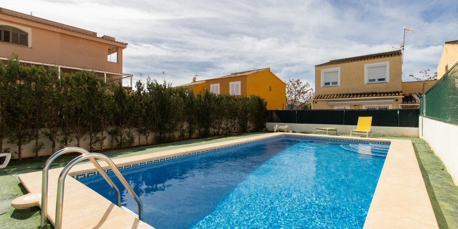 Ground floor flat with terrace and communal pool in Son Ferrer