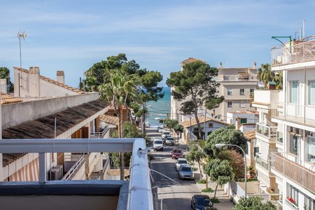 Helles und sonniges Apartment mit Terrasse und Meerblick in Ciudad Jardin