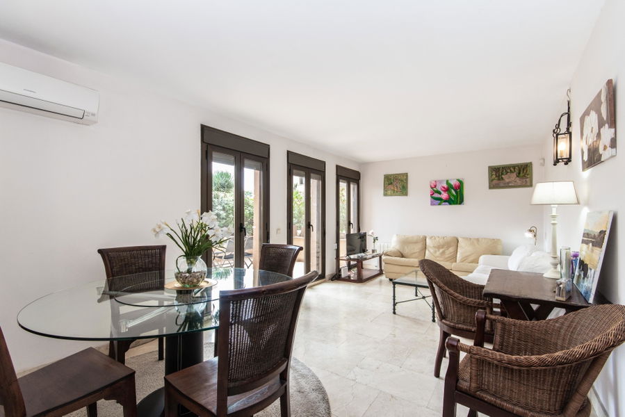 Schönes Erdgeschoss Appartement mit Pool in Portixol Molinar