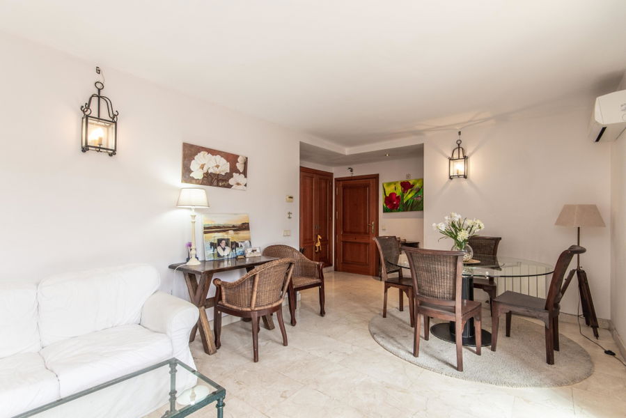 Schönes Erdgeschoss Appartement mit Pool in Portixol Molinar