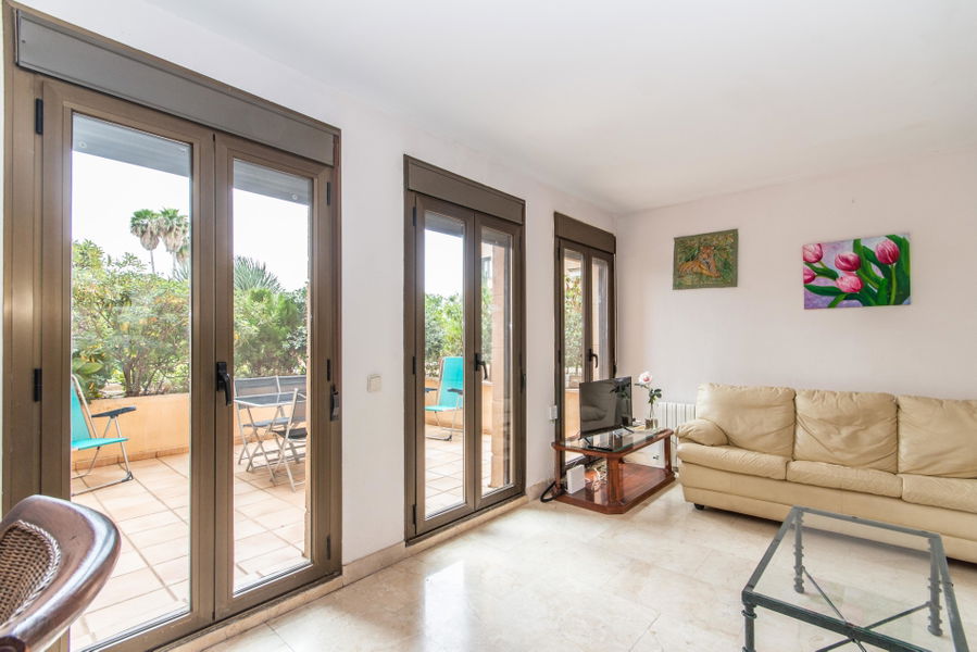 Schönes Erdgeschoss Appartement mit Pool in Portixol Molinar
