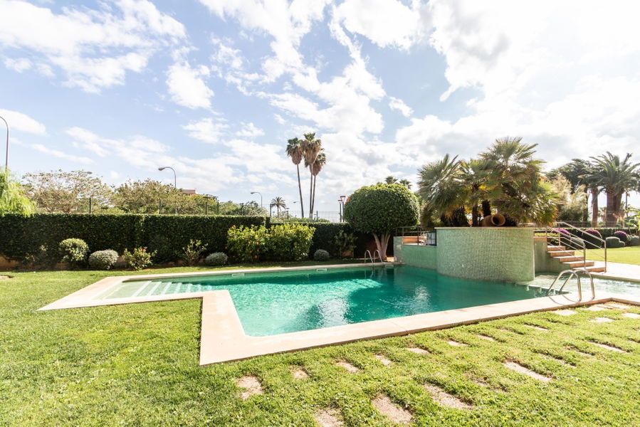 Schönes Erdgeschoss Appartement mit Pool in Portixol Molinar